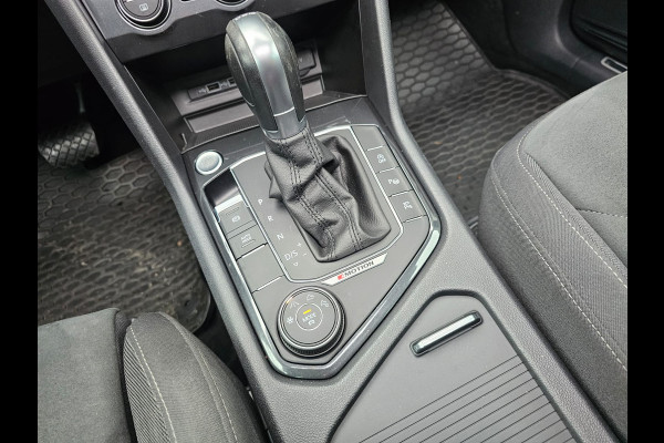 Volkswagen Tiguan 2.0 TSI 4MOTION Highline | Automaat | Pano | LED | Navi | App-connect | Camera | All-seasons | Elek. achterklep |  Park Assist |
