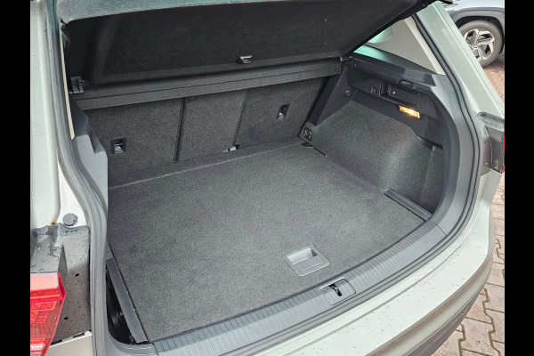 Volkswagen Tiguan 2.0 TSI 4MOTION Highline | Automaat | Pano | LED | Navi | App-connect | Camera | All-seasons | Elek. achterklep |  Park Assist |