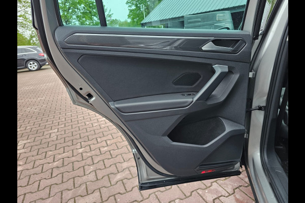Volkswagen Tiguan 2.0 TSI 4MOTION Highline | Automaat | Pano | LED | Navi | App-connect | Camera | All-seasons | Elek. achterklep |  Park Assist |