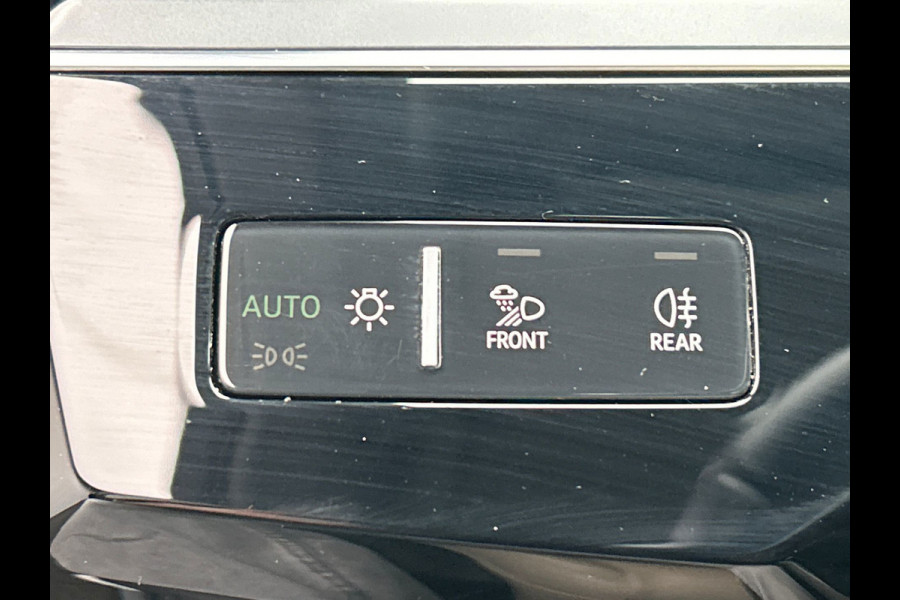 Audi e-tron 55 quattro Business Plus 95 kWh | Pano/Dak | Adapt.Cruise/Control | Leder | Apple/Carplay | Origineel NL