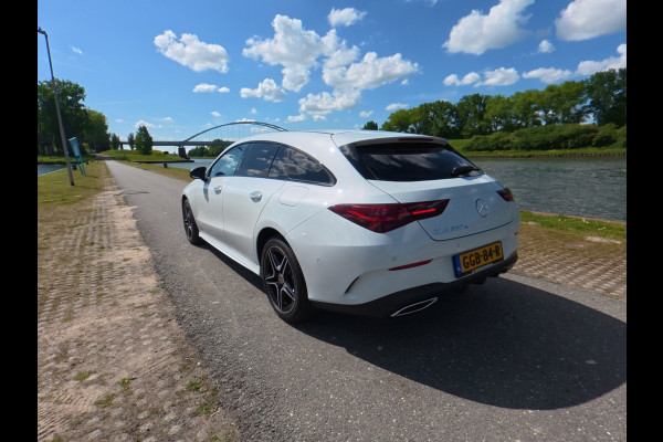 Mercedes-Benz CLA-Klasse Shooting Brake 250 e AMG Line Panorama-dak/ led verlichting / Burmester / Ambient verlichting