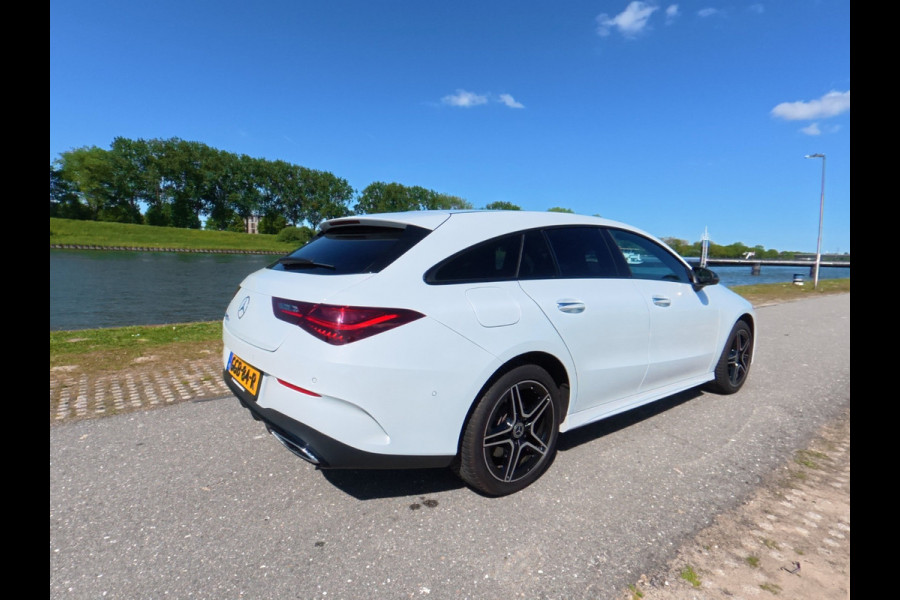 Mercedes-Benz CLA-Klasse Shooting Brake 250 e AMG Line Panorama-dak/ led verlichting / Burmester / Ambient verlichting