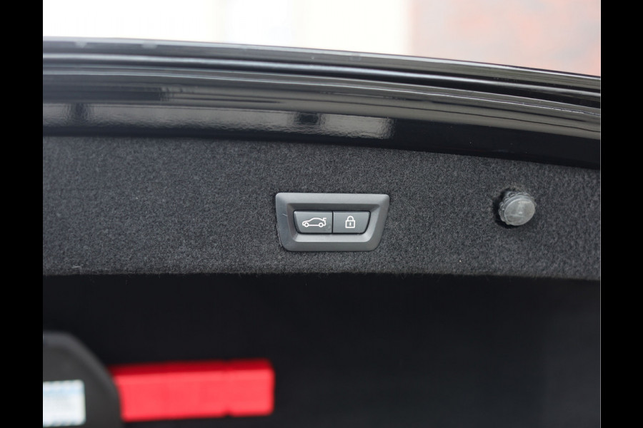 BMW 7 Serie M760Li xDrive | Skylounge - M Driver's Pack - HUD