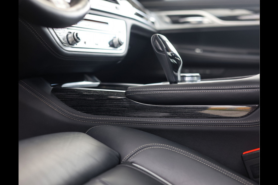 BMW 7 Serie M760Li xDrive | Skylounge - M Driver's Pack - HUD