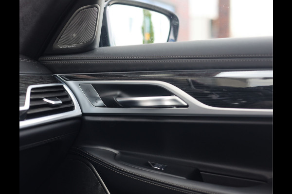 BMW 7 Serie M760Li xDrive | Skylounge - M Driver's Pack - HUD