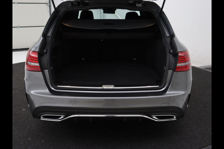 Mercedes-Benz C-Klasse 180 Business Solution AMG | Stoelverwarming | Leder/Alcantara | Carplay | Digital Cockpit | Camera | Full LED | Park Assist | Cruise control | Bluetooth | Climate control
