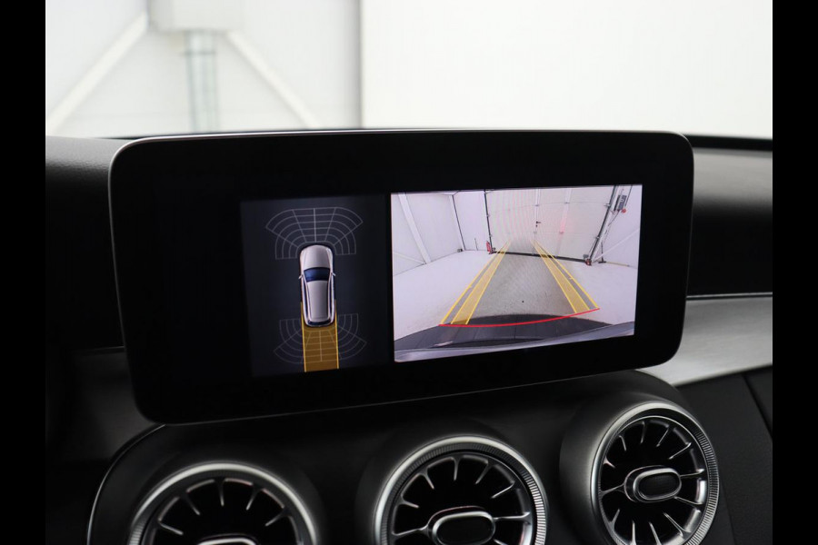 Mercedes-Benz C-Klasse 180 Business Solution AMG | Stoelverwarming | Leder/Alcantara | Carplay | Digital Cockpit | Camera | Full LED | Park Assist | Cruise control | Bluetooth | Climate control
