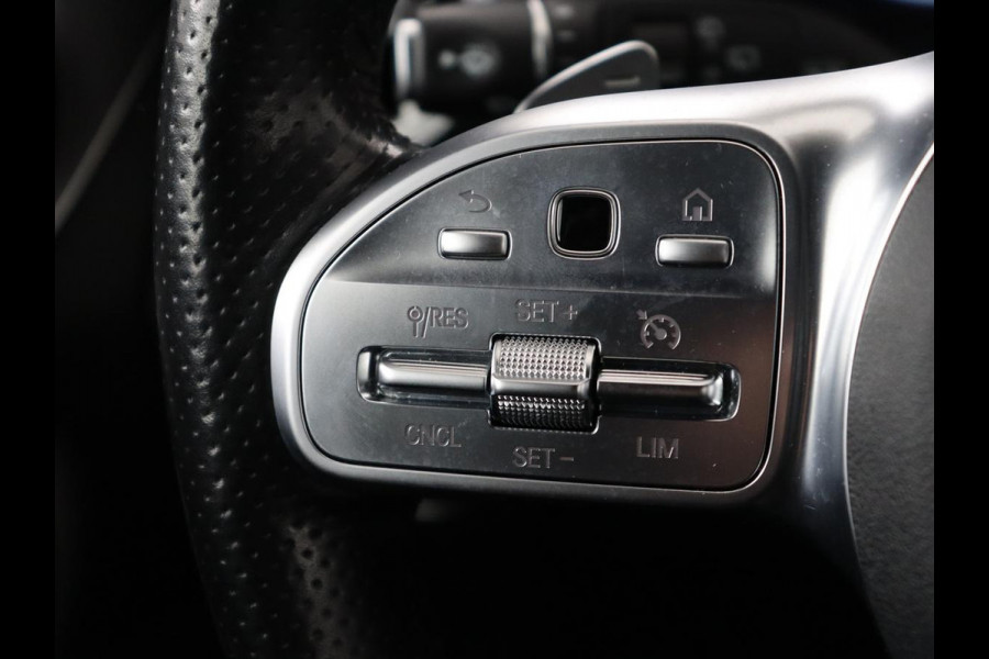 Mercedes-Benz C-Klasse 180 Business Solution AMG | Stoelverwarming | Leder/Alcantara | Carplay | Digital Cockpit | Camera | Full LED | Park Assist | Cruise control | Bluetooth | Climate control