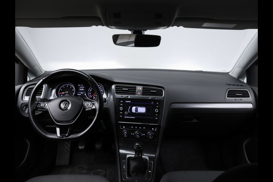 Volkswagen Golf 1.0 TSI Comfortline Sport (APPLE CARPLAY,GROOT NAVI,PDC,CLIMATE,ADAPTIVE CRUISE,GETINT,LED,SPORTSTOELEN,LM VELGEN)