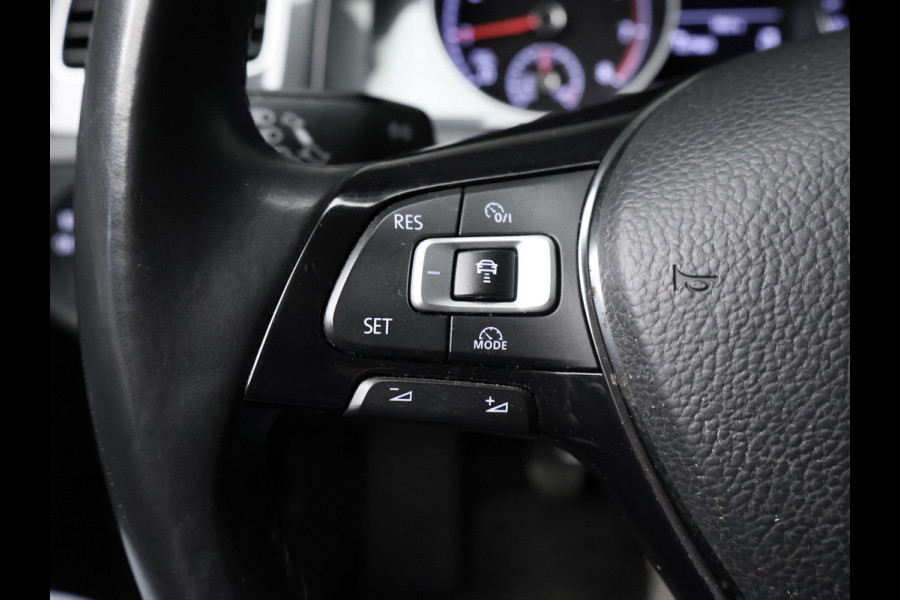 Volkswagen Golf 1.0 TSI Comfortline Sport (APPLE CARPLAY,GROOT NAVI,PDC,CLIMATE,ADAPTIVE CRUISE,GETINT,LED,SPORTSTOELEN,LM VELGEN)