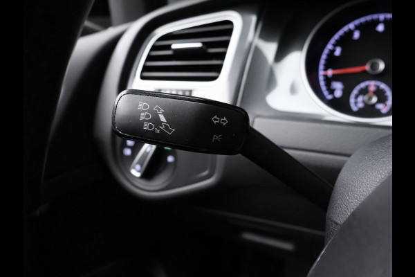 Volkswagen Golf 1.0 TSI Comfortline Sport (APPLE CARPLAY,GROOT NAVI,PDC,CLIMATE,ADAPTIVE CRUISE,GETINT,LED,SPORTSTOELEN,LM VELGEN)