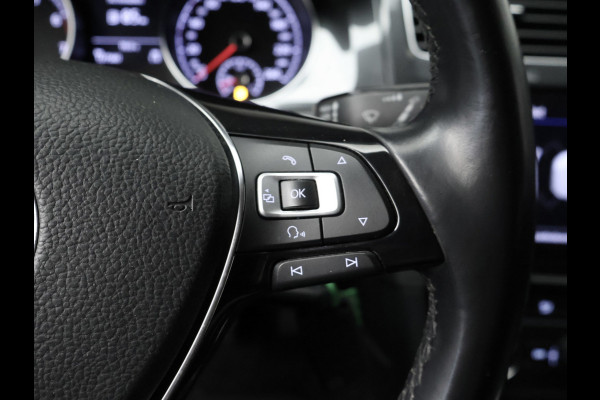 Volkswagen Golf 1.0 TSI Comfortline Sport (APPLE CARPLAY,GROOT NAVI,PDC,CLIMATE,ADAPTIVE CRUISE,GETINT,LED,SPORTSTOELEN,LM VELGEN)