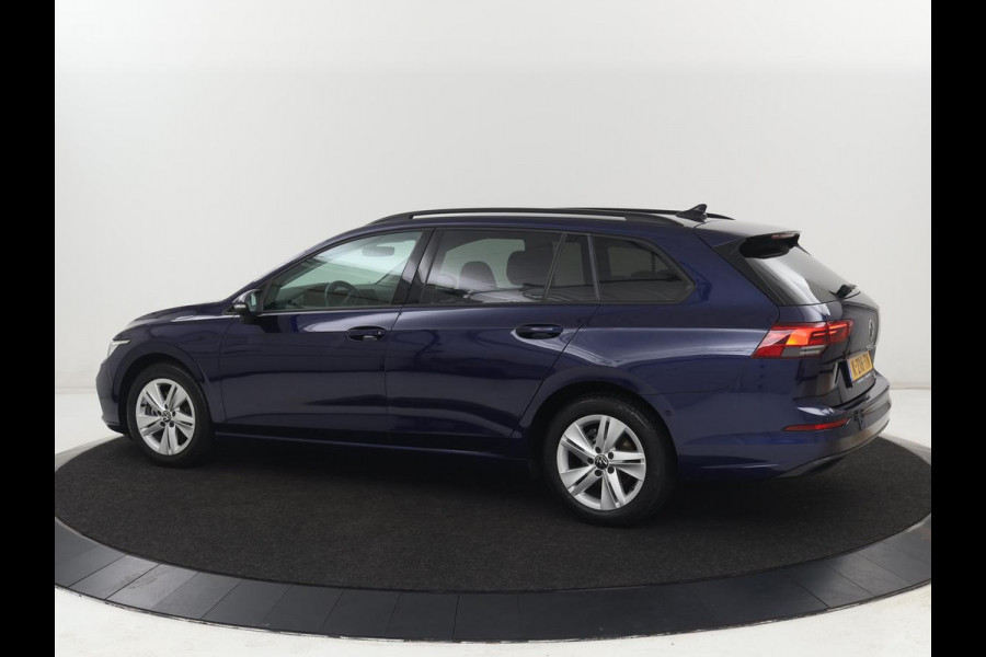 Volkswagen Golf 1.0 TSI Life | Camera | Carplay | Park Assist | Adaptive cruise | Navigatie | Sfeerverlichting | Full LED | Climate control | Digital Cockpit | Climate control | Bluetooth
