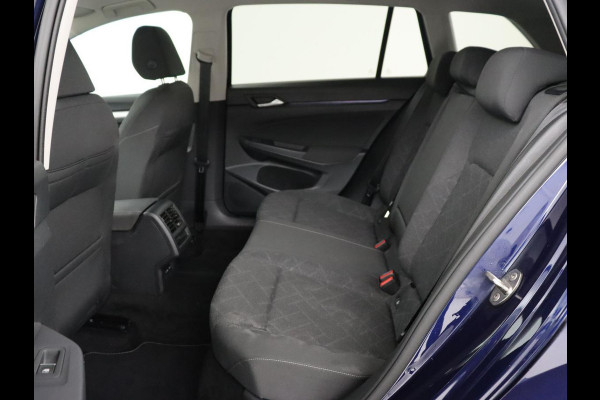Volkswagen Golf 1.0 TSI Life | Camera | Carplay | Park Assist | Adaptive cruise | Navigatie | Sfeerverlichting | Full LED | Climate control | Digital Cockpit | Climate control | Bluetooth