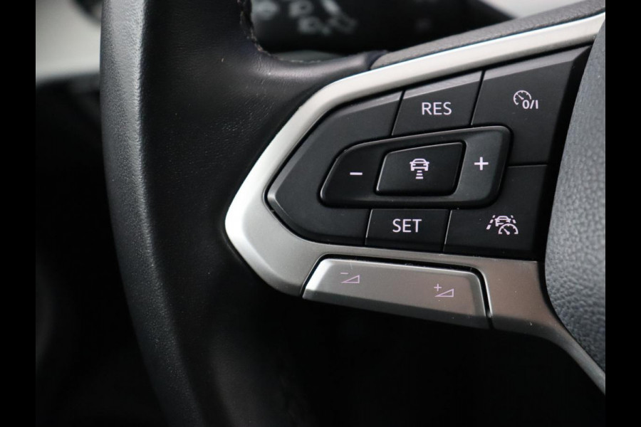 Volkswagen Golf 1.0 TSI Life | Camera | Carplay | Park Assist | Adaptive cruise | Navigatie | Sfeerverlichting | Full LED | Climate control | Digital Cockpit | Climate control | Bluetooth