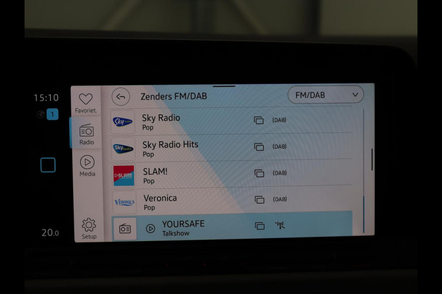 Volkswagen Golf 1.0 TSI Life | Camera | Carplay | Park Assist | Adaptive cruise | Navigatie | Sfeerverlichting | Full LED | Climate control | Digital Cockpit | Climate control | Bluetooth