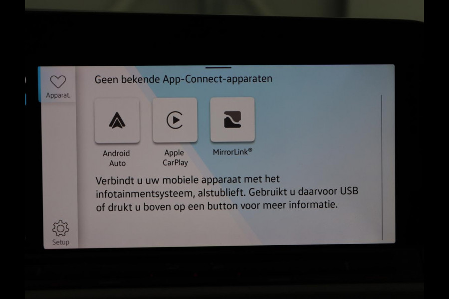 Volkswagen Golf 1.0 TSI Life | Camera | Carplay | Park Assist | Adaptive cruise | Navigatie | Sfeerverlichting | Full LED | Climate control | Digital Cockpit | Climate control | Bluetooth