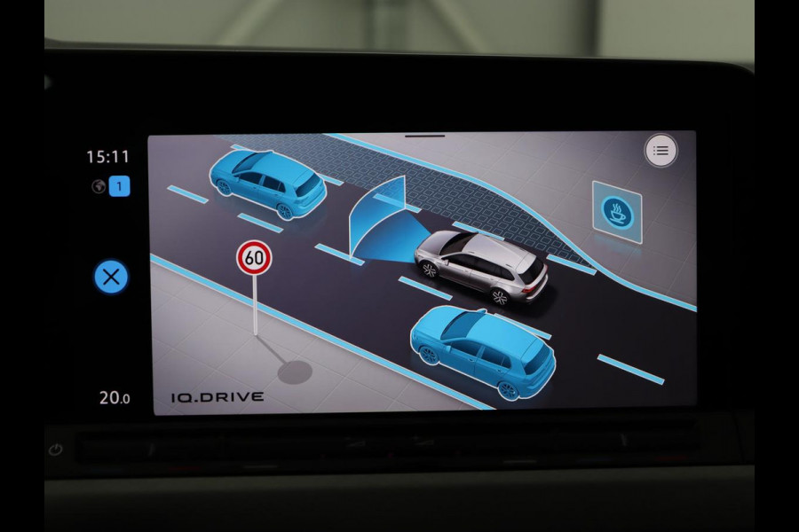 Volkswagen Golf 1.0 TSI Life | Camera | Carplay | Park Assist | Adaptive cruise | Navigatie | Sfeerverlichting | Full LED | Climate control | Digital Cockpit | Climate control | Bluetooth