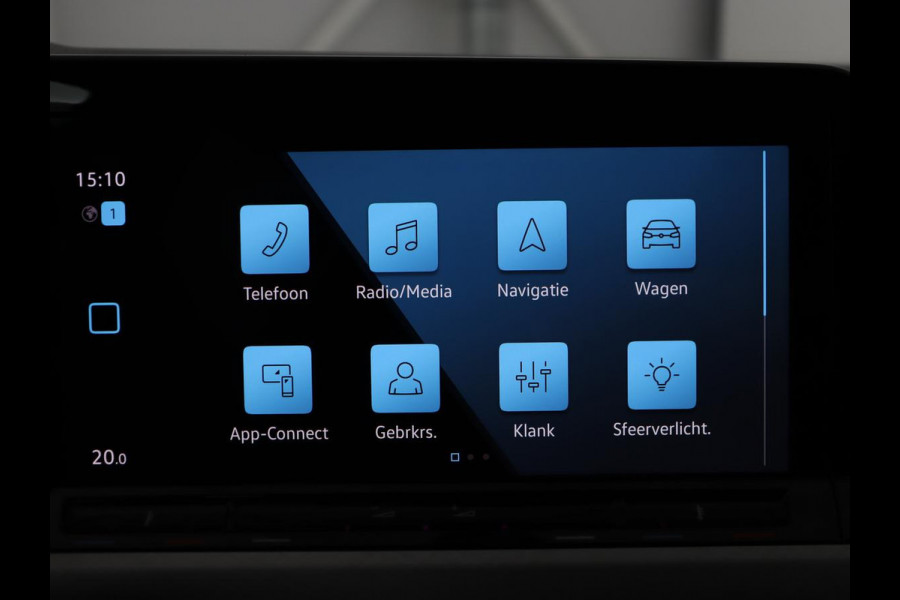 Volkswagen Golf 1.0 TSI Life | Camera | Carplay | Park Assist | Adaptive cruise | Navigatie | Sfeerverlichting | Full LED | Climate control | Digital Cockpit | Climate control | Bluetooth