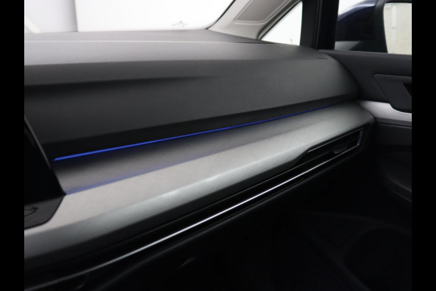 Volkswagen Golf 1.0 TSI Life | Camera | Carplay | Park Assist | Adaptive cruise | Navigatie | Sfeerverlichting | Full LED | Climate control | Digital Cockpit | Climate control | Bluetooth