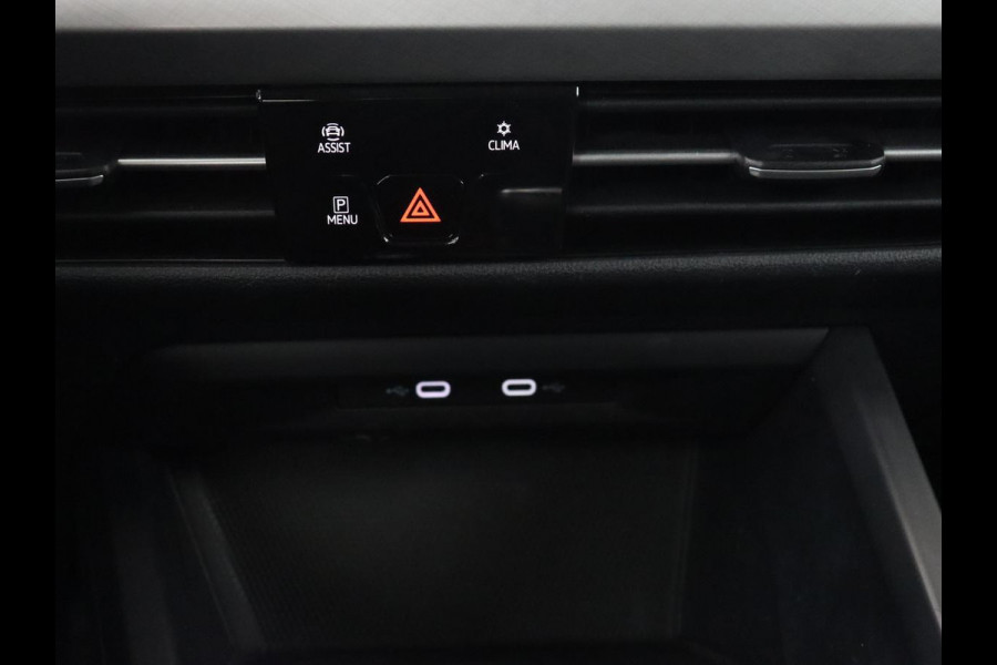 Volkswagen Golf 1.0 TSI Life | Camera | Carplay | Park Assist | Adaptive cruise | Navigatie | Sfeerverlichting | Full LED | Climate control | Digital Cockpit | Climate control | Bluetooth