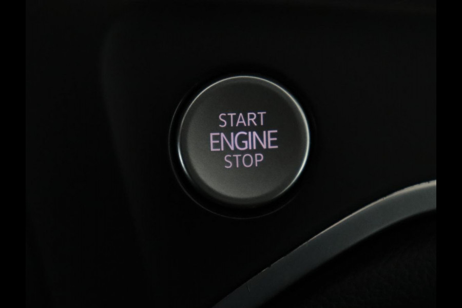 Volkswagen Golf 1.0 TSI Life | Camera | Carplay | Park Assist | Adaptive cruise | Navigatie | Sfeerverlichting | Full LED | Climate control | Digital Cockpit | Climate control | Bluetooth