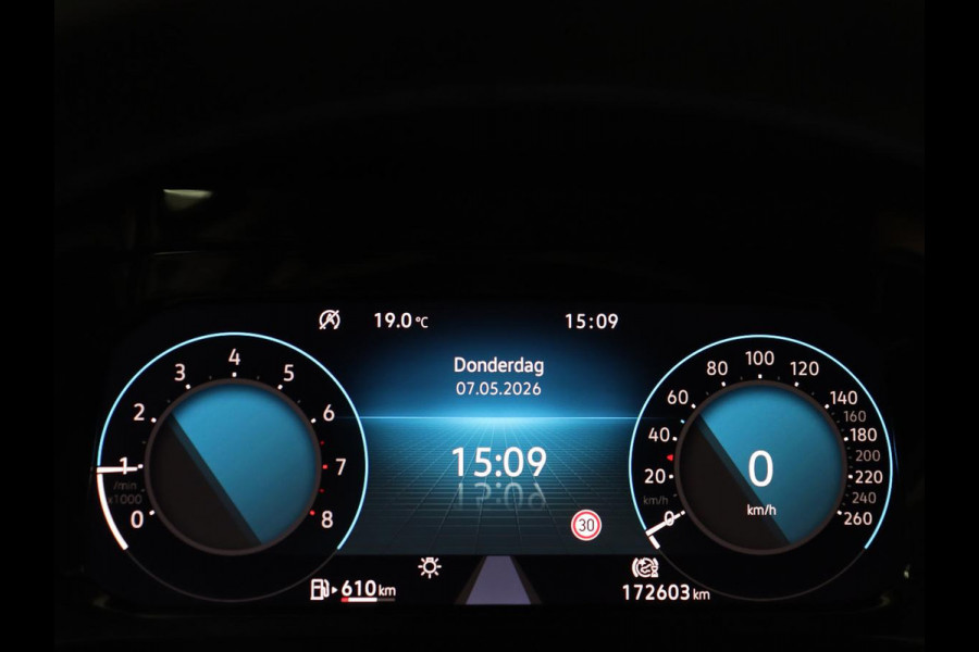 Volkswagen Golf 1.0 TSI Life | Camera | Carplay | Park Assist | Adaptive cruise | Navigatie | Sfeerverlichting | Full LED | Climate control | Digital Cockpit | Climate control | Bluetooth
