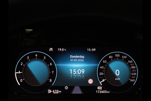Volkswagen Golf 1.0 TSI Life | Camera | Carplay | Park Assist | Adaptive cruise | Navigatie | Sfeerverlichting | Full LED | Climate control | Digital Cockpit | Climate control | Bluetooth