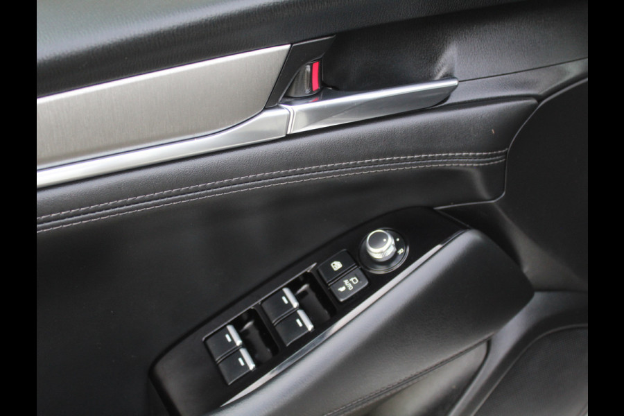 Mazda 6 Sportbreak 2.0 SkyActiv-G 165 Luxury CLIMATE | CARPLAY | LMV19 | AFNBTRHAAK | STOEL/STUURVERW | HEAD-UP | LED | ADAPCRUISE