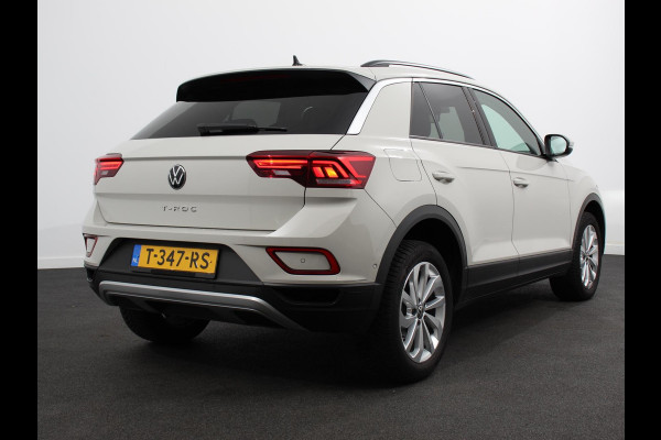 Volkswagen T-Roc 1.0 TSI Life Digitale Cockpit Navigatie Apple Carplay/Android Auto Adaptive Cruise control Parkeer sensoren Lichtmetalen Velgen 16" Extra Getint glas