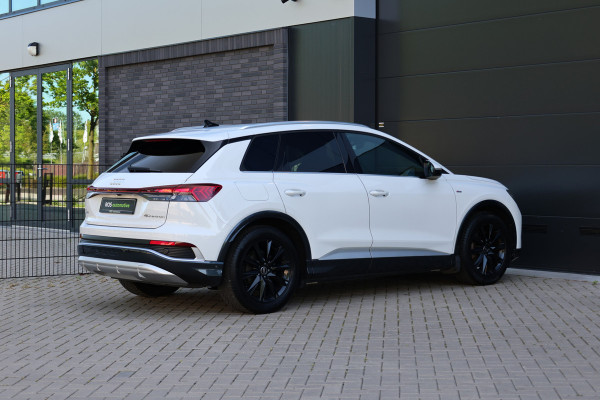 Audi Q4 e-tron 40 S edition 77 kWh | BTW | CAMERA | STOELVERWARMING | ACC | 19'' |