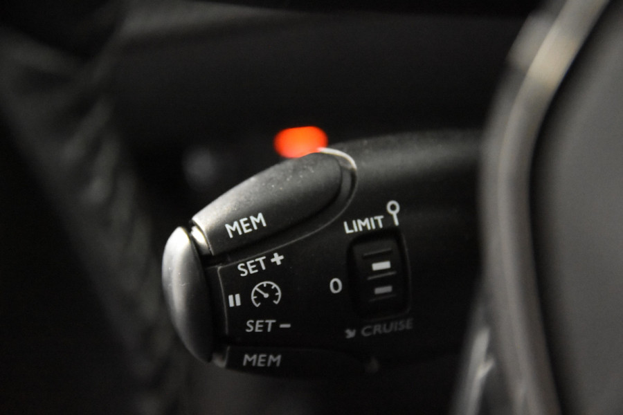Peugeot 208 Active *Carplay*Navigatie*DAB*