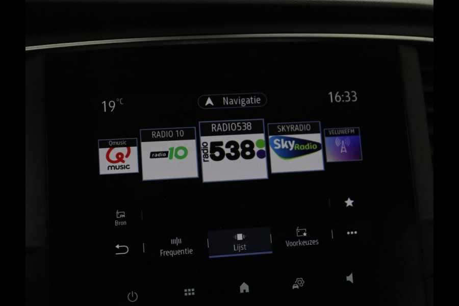 Renault Mégane 1.0 TCe Zen | Carplay | Trekhaak | Navigatie | Full LED | DAB | Climate control | Parkeerhulp | Cruise control | Bluetooth