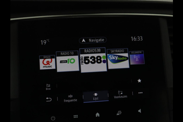 Renault Mégane 1.0 TCe Zen | Carplay | Trekhaak | Navigatie | Full LED | DAB | Climate control | Parkeerhulp | Cruise control | Bluetooth