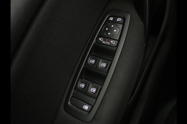 Renault Mégane 1.0 TCe Zen | Carplay | Trekhaak | Navigatie | Full LED | DAB | Climate control | Parkeerhulp | Cruise control | Bluetooth