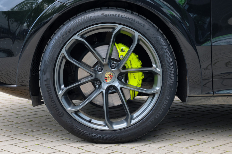 Porsche Cayenne 3.0 E-Hybrid Platinum Edition | PANO | 22 INCH | BOSE | 360 | MEMORY | LUCHTVERING | SPORT CRHONO | KEYLESS |