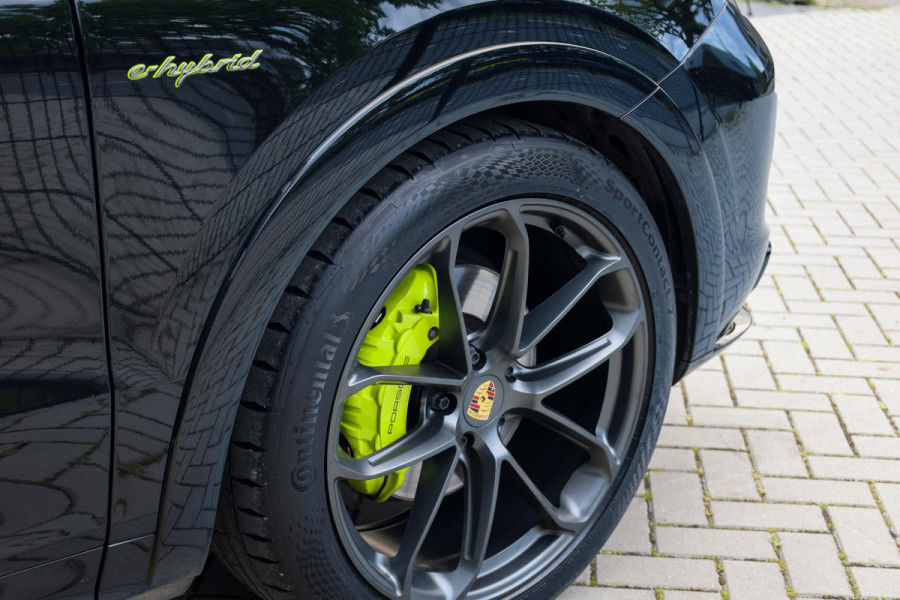 Porsche Cayenne 3.0 E-Hybrid Platinum Edition | PANO | 22 INCH | BOSE | 360 | MEMORY | LUCHTVERING | SPORT CRHONO | KEYLESS |