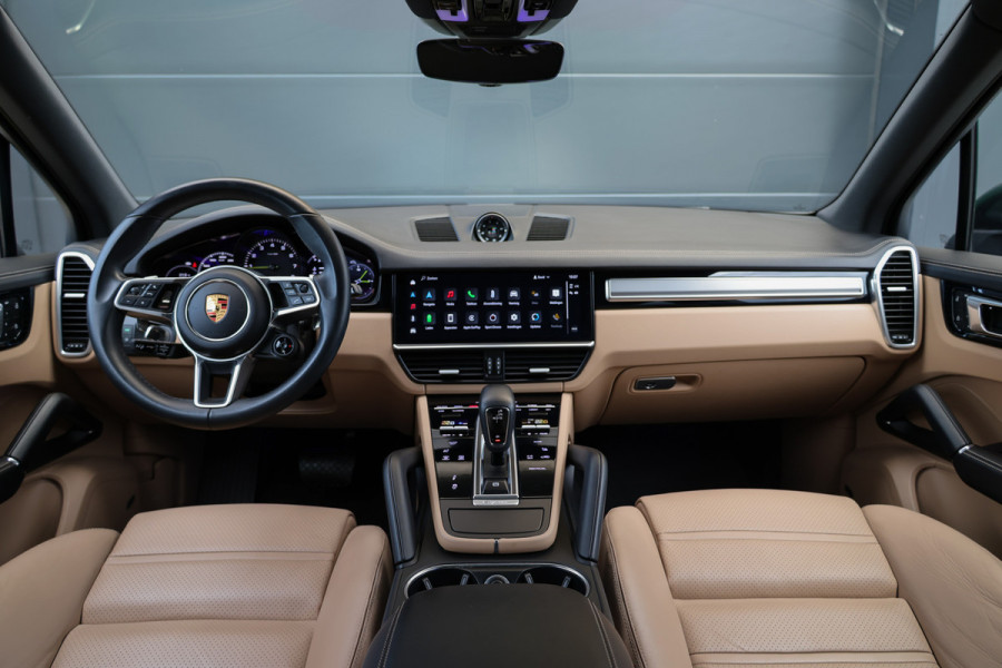 Porsche Cayenne 3.0 E-Hybrid Platinum Edition | PANO | 22 INCH | BOSE | 360 | MEMORY | LUCHTVERING | SPORT CRHONO | KEYLESS |