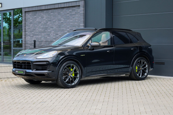 Porsche Cayenne 3.0 E-Hybrid Platinum Edition | PANO | 22 INCH | BOSE | 360 | MEMORY | LUCHTVERING | SPORT CRHONO | KEYLESS |