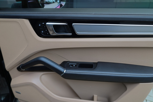 Porsche Cayenne 3.0 E-Hybrid Platinum Edition | PANO | 22 INCH | BOSE | 360 | MEMORY | LUCHTVERING | SPORT CRHONO | KEYLESS |