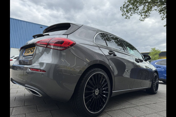 Mercedes-Benz A-Klasse 180 Business Solution - Navigatie / Apple CarPlay I Sport interieur I PDC I LED I 85.000 KM - Dealer ond.