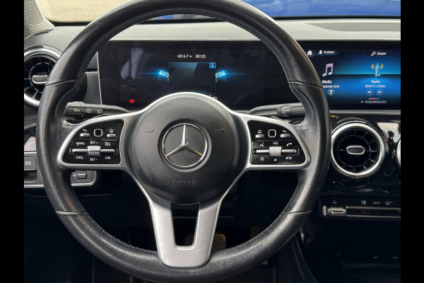 Mercedes-Benz A-Klasse 180 Business Solution - Navigatie / Apple CarPlay I Sport interieur I PDC I LED I 85.000 KM - Dealer ond.