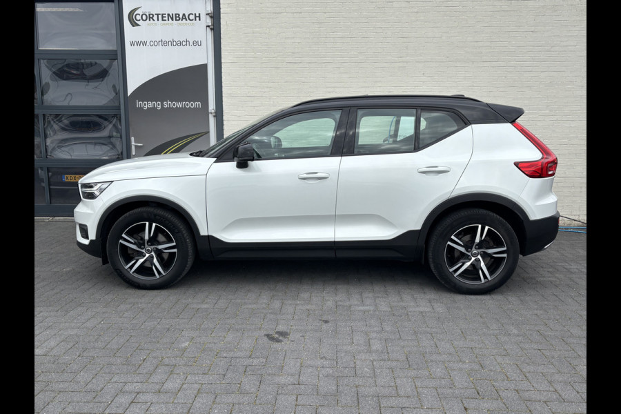 Volvo XC40 2.0 T5 AWD R-Design | Zwenkbare trekhaak | 2.100 Kg Trekgewicht | Panorama dak | Blis | Harman Kardon | 360 Camera |