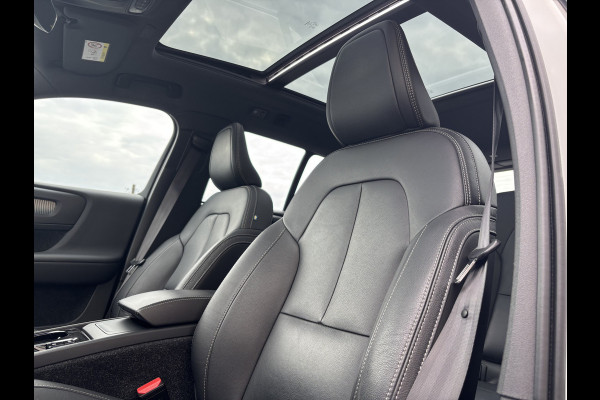 Volvo XC40 2.0 T5 AWD R-Design | Zwenkbare trekhaak | 2.100 Kg Trekgewicht | Panorama dak | Blis | Harman Kardon | 360 Camera |
