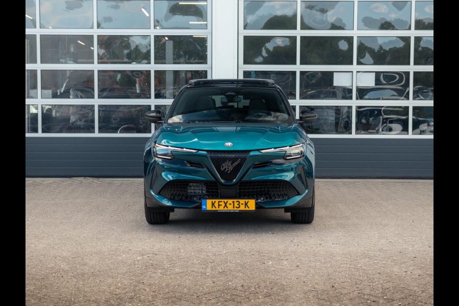 Alfa Romeo junior 1.2 Turbo Hybrid Ibrida Ti | Techno Pack | 18" | Schuif/Kanteldak | Verwarmbare voorruit | Bicolore