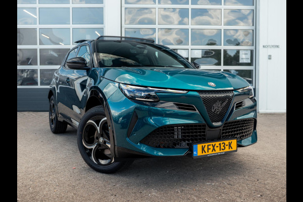Alfa Romeo junior 1.2 Turbo Hybrid Ibrida Ti | Techno Pack | 18" | Schuif/Kanteldak | Verwarmbare voorruit | Bicolore