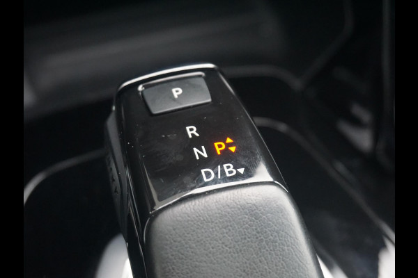 Peugeot e-2008 EV GT Pack 50 kWh Leder interieur