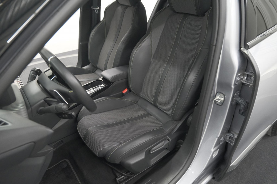 Peugeot 2008 Hybrid 145 e-DCS6 GT | Camera | Apple Carplay | Parkeersensoren