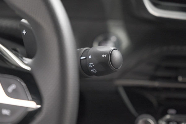 Peugeot 2008 Hybrid 145 e-DCS6 GT | Camera | Apple Carplay | Parkeersensoren