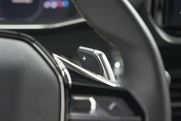 Peugeot 2008 Hybrid 145 e-DCS6 GT | Camera | Apple Carplay | Parkeersensoren
